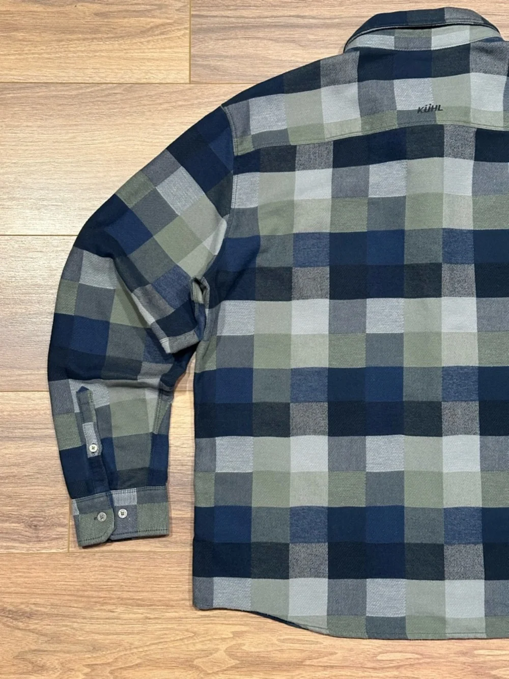 Kuhl Pixelatr Flannel Long Sleeve Button Down in Seaglass Blue Plaid Size XXL